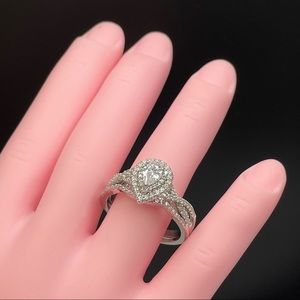 925 Sterling Silver Pear Cut Diamond 2 Band Wedding‎ Ring Set 9